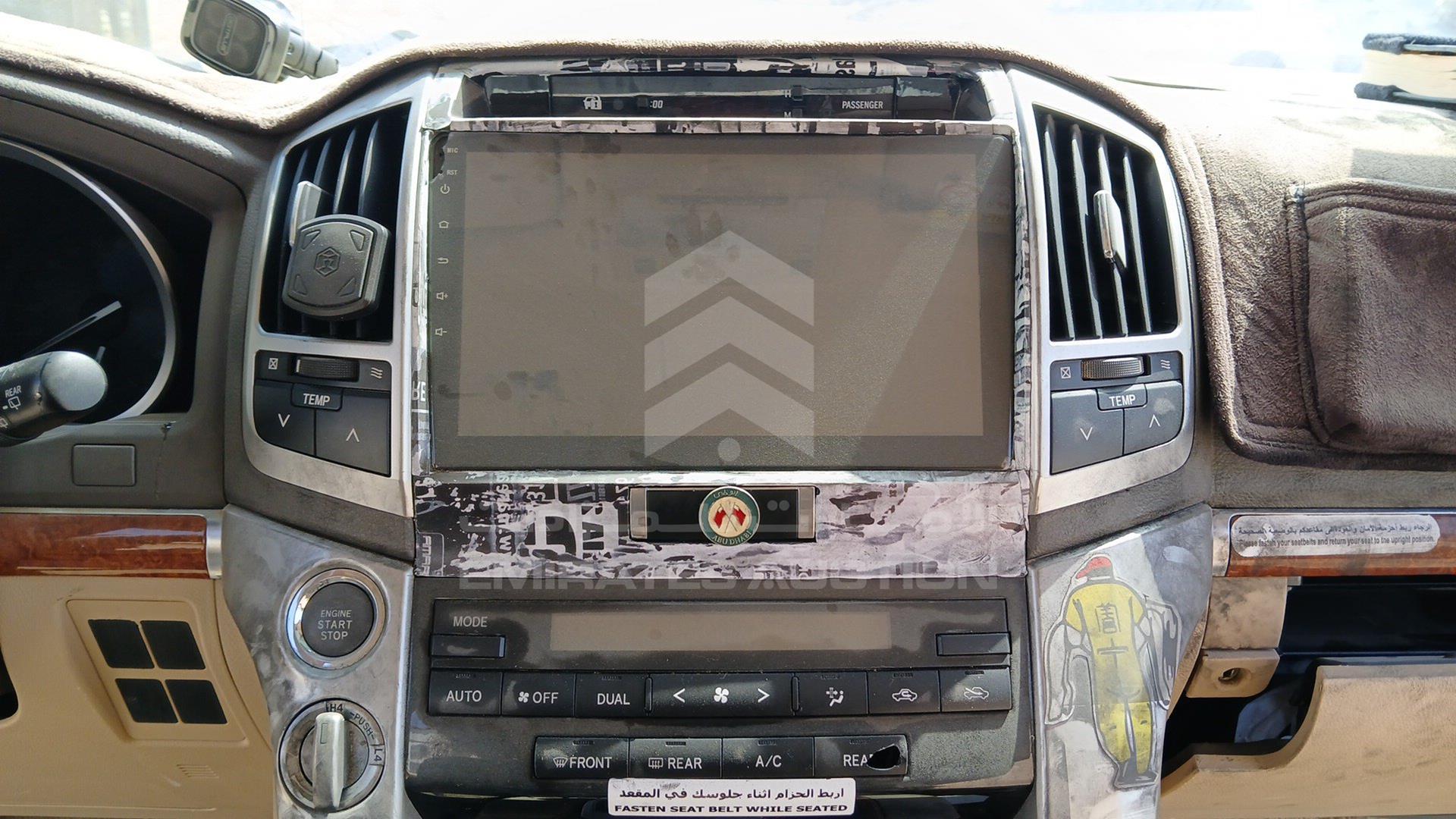 2015 TOYOTA LAND CRUISER VIN: JTMHY05J1F4035936
