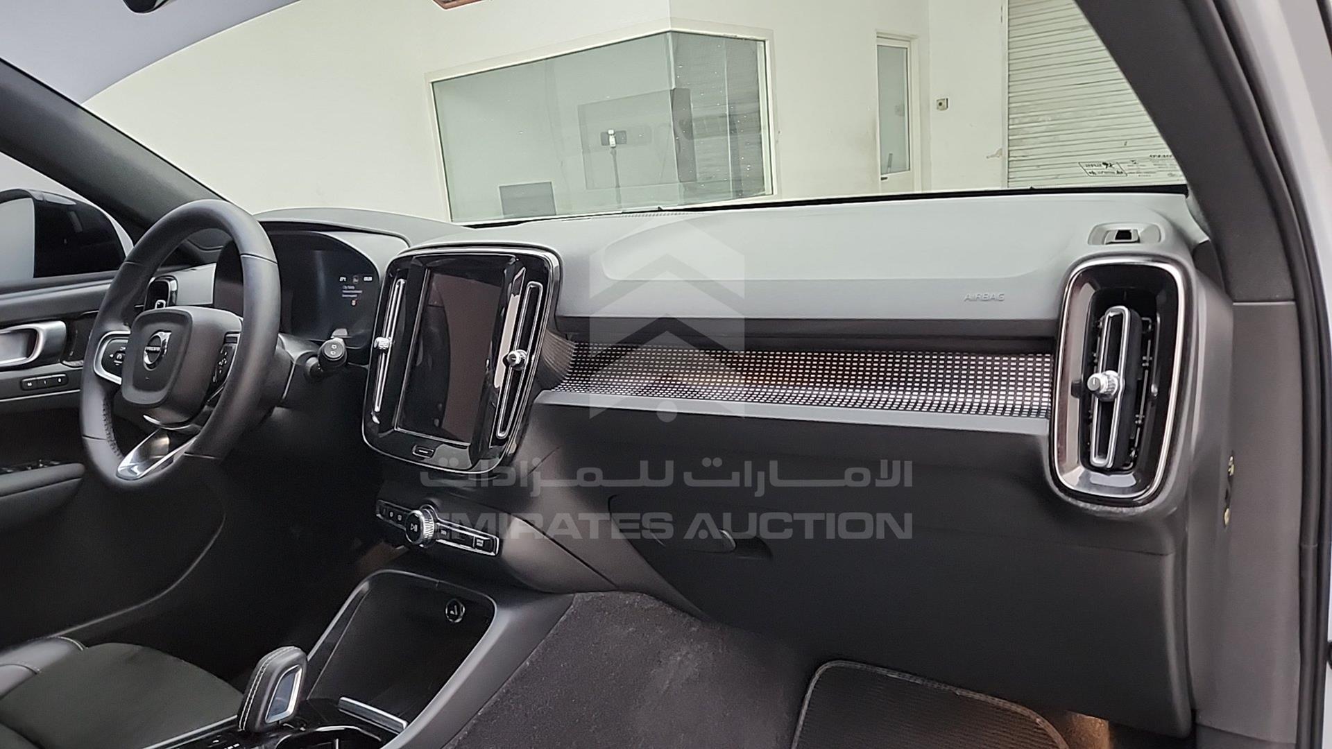 2022 VOLVO XC 40 VIN: YV1AKAXZ7N2696824