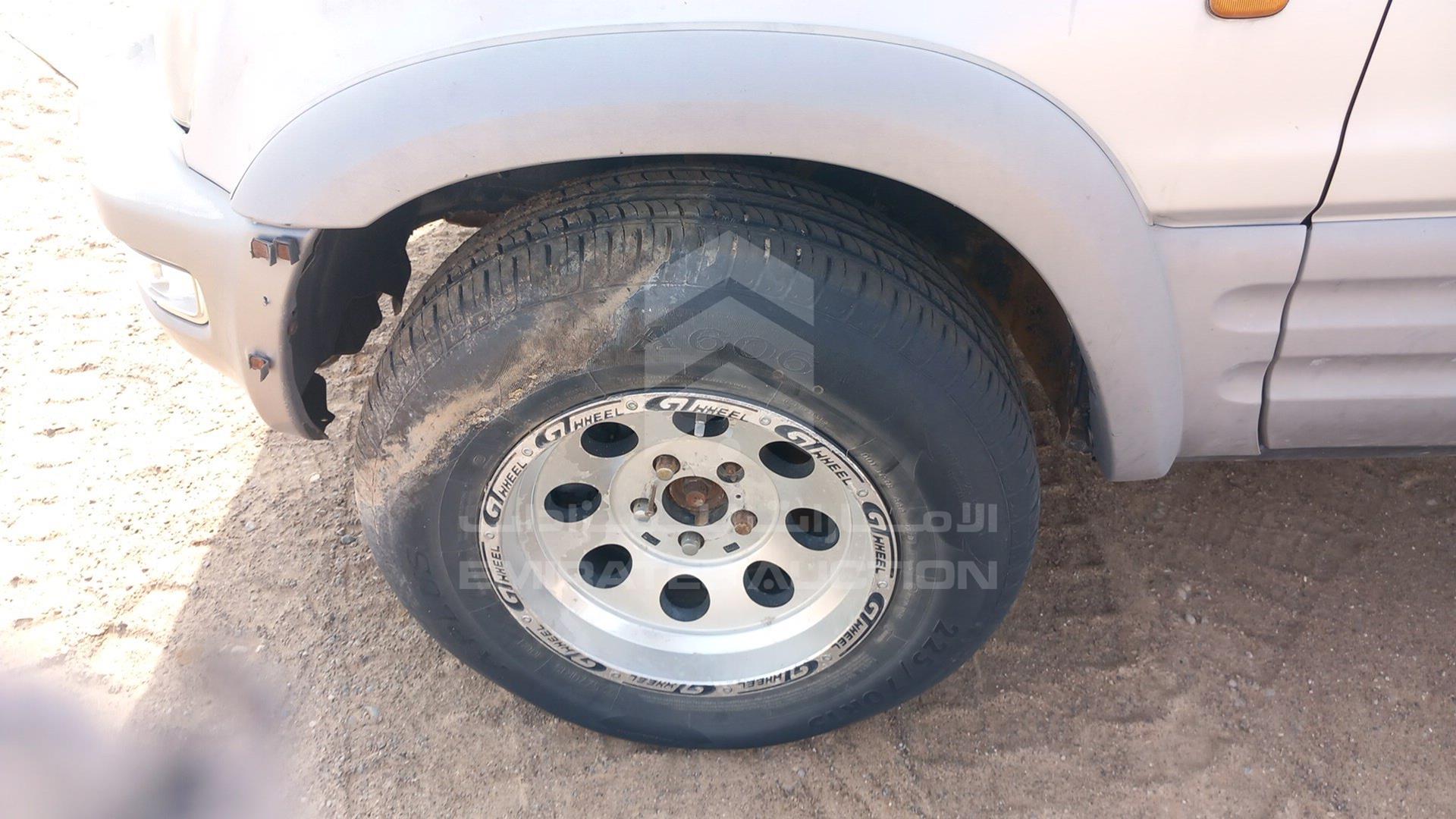 2001 TOYOTA RAV-4 VIN: SXA10-0190757