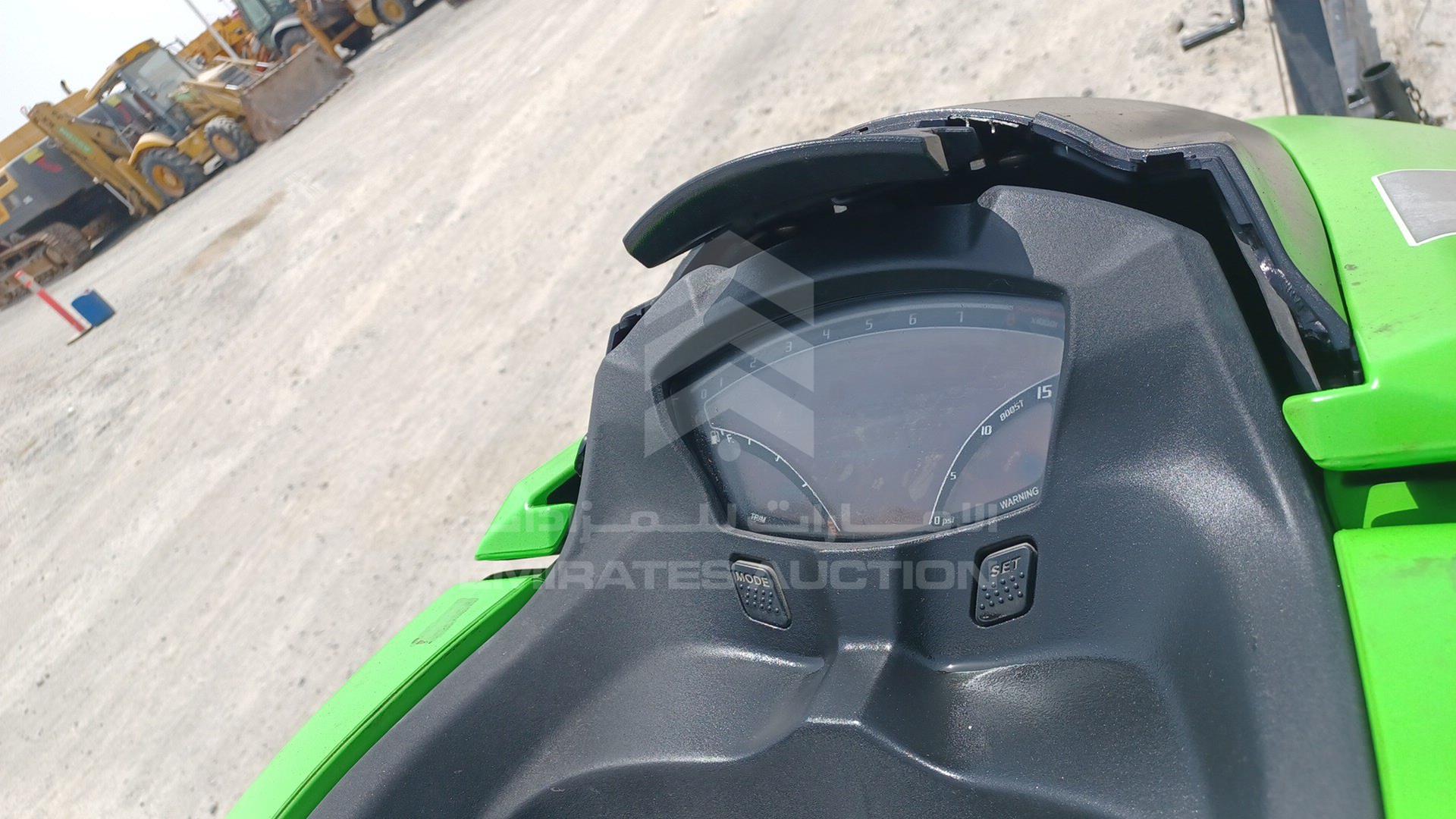 2011 JET SKI + TROLLEY KAWASAKI VIN: USKAW30978B111