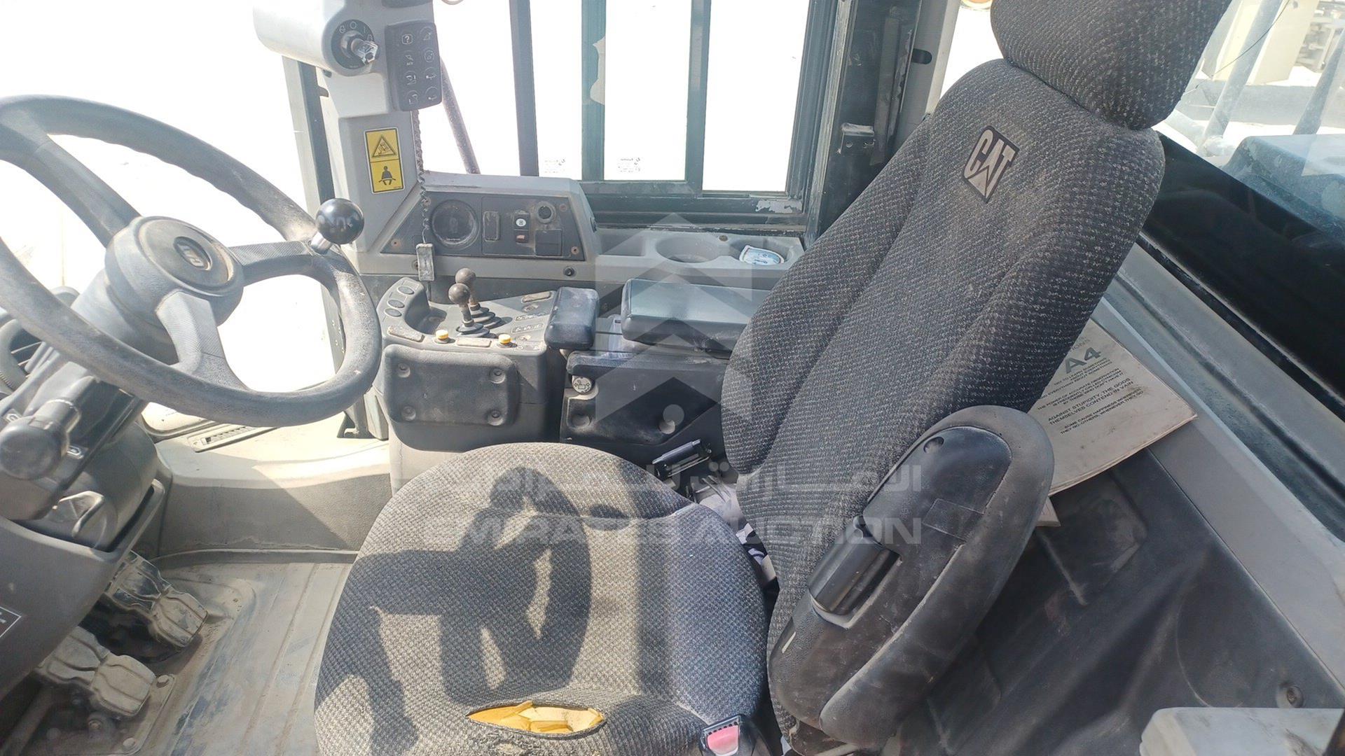 2017 CATERPILLAR --- VIN: CAT0962KVFLL00236