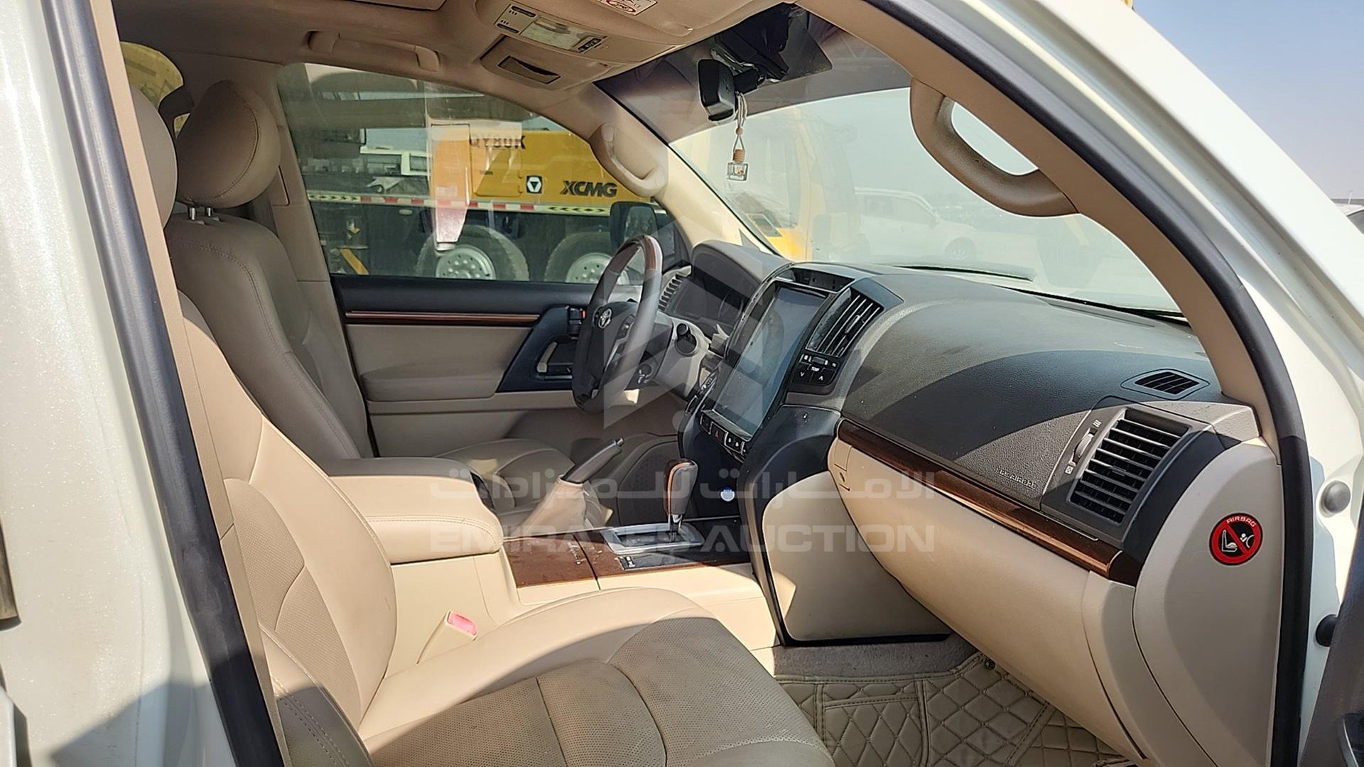 2014 TOYOTA LAND CRUISER VIN: JTMHU09J7E5081933
