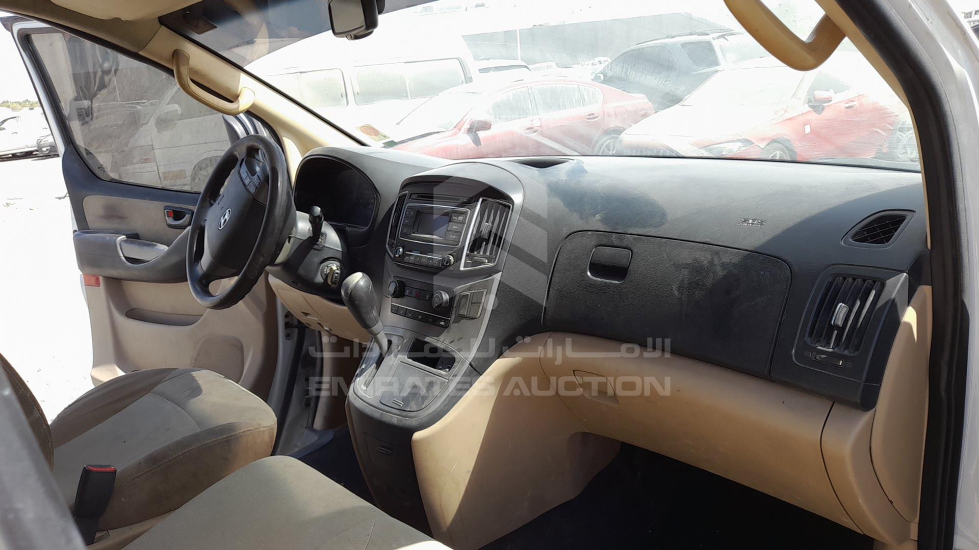 2016 HYUNDAI H1 VIN: KMJWA37R3GU801127