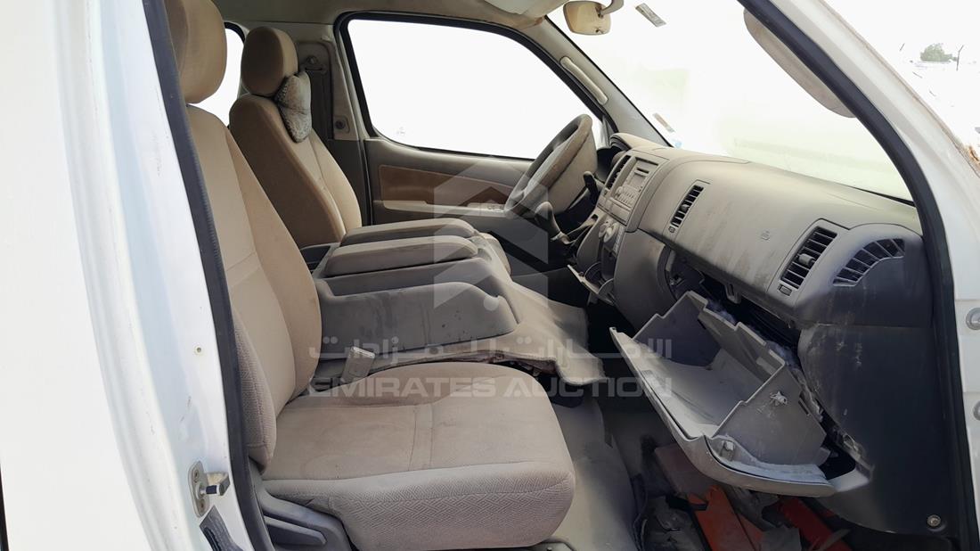 2014 Chery P5 — Front Right Passenger Seat View — Photo 21
