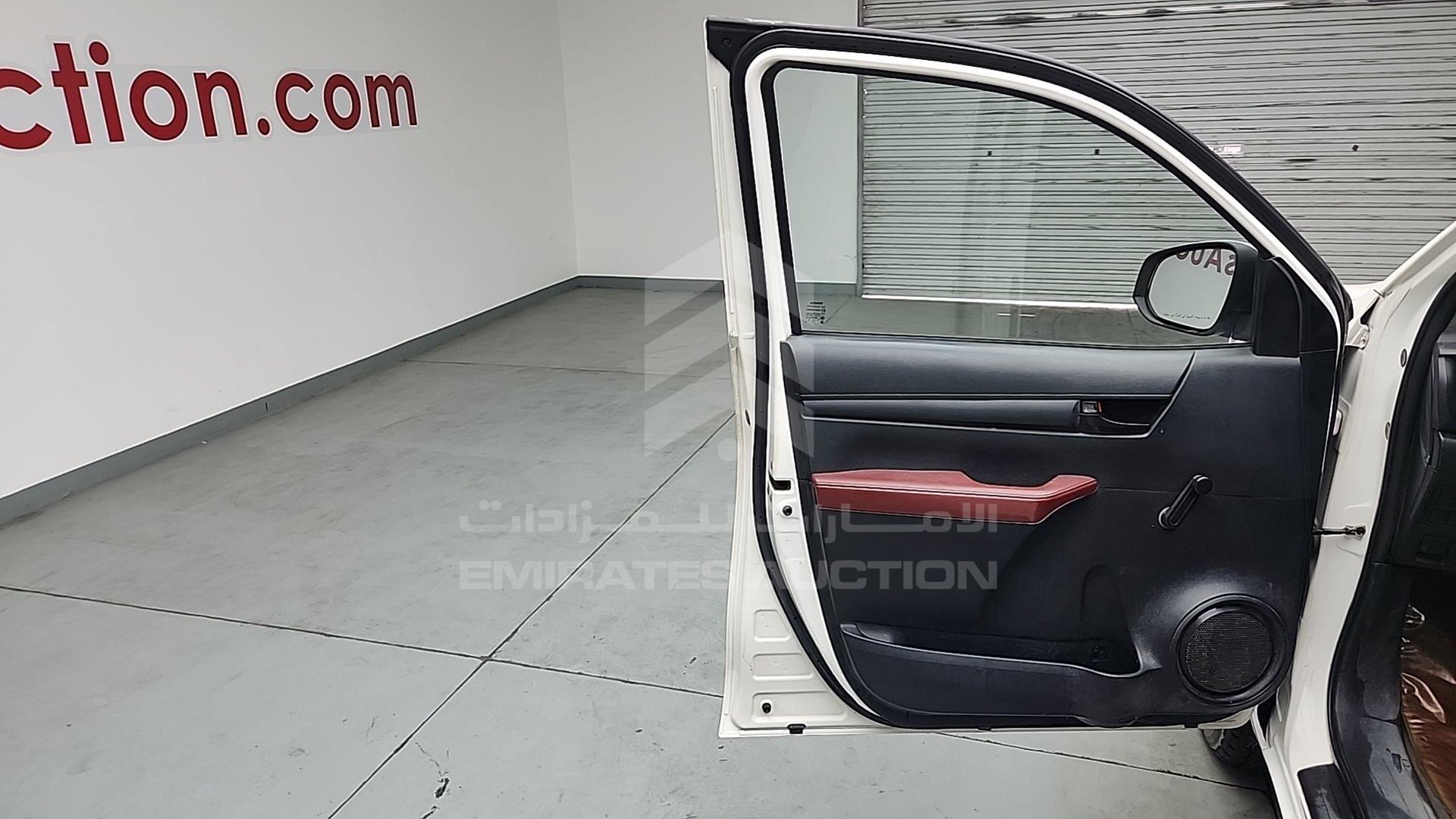 2017 TOYOTA HILUX VIN: MR0CX8CD6H0541749