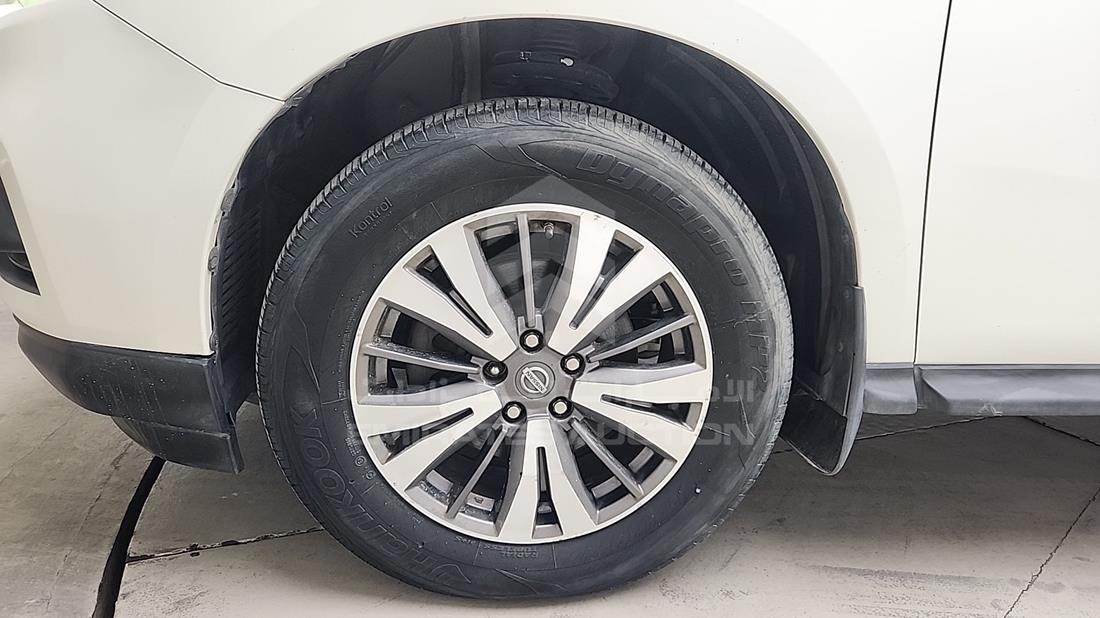 2017 Nissan Pathfinder — Front Left Tyre — Photo 34