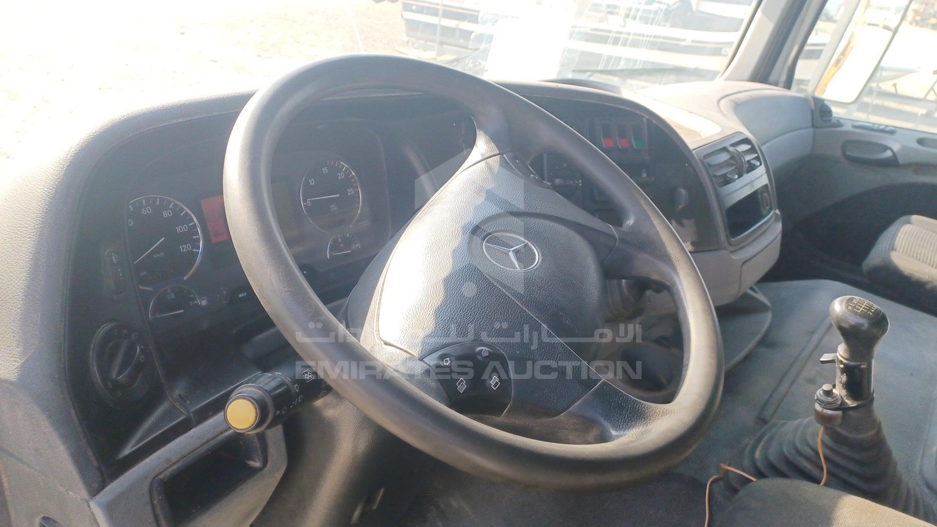 2011 MERCEDES ACTROS VIN: WDAKHCAA0BL590781