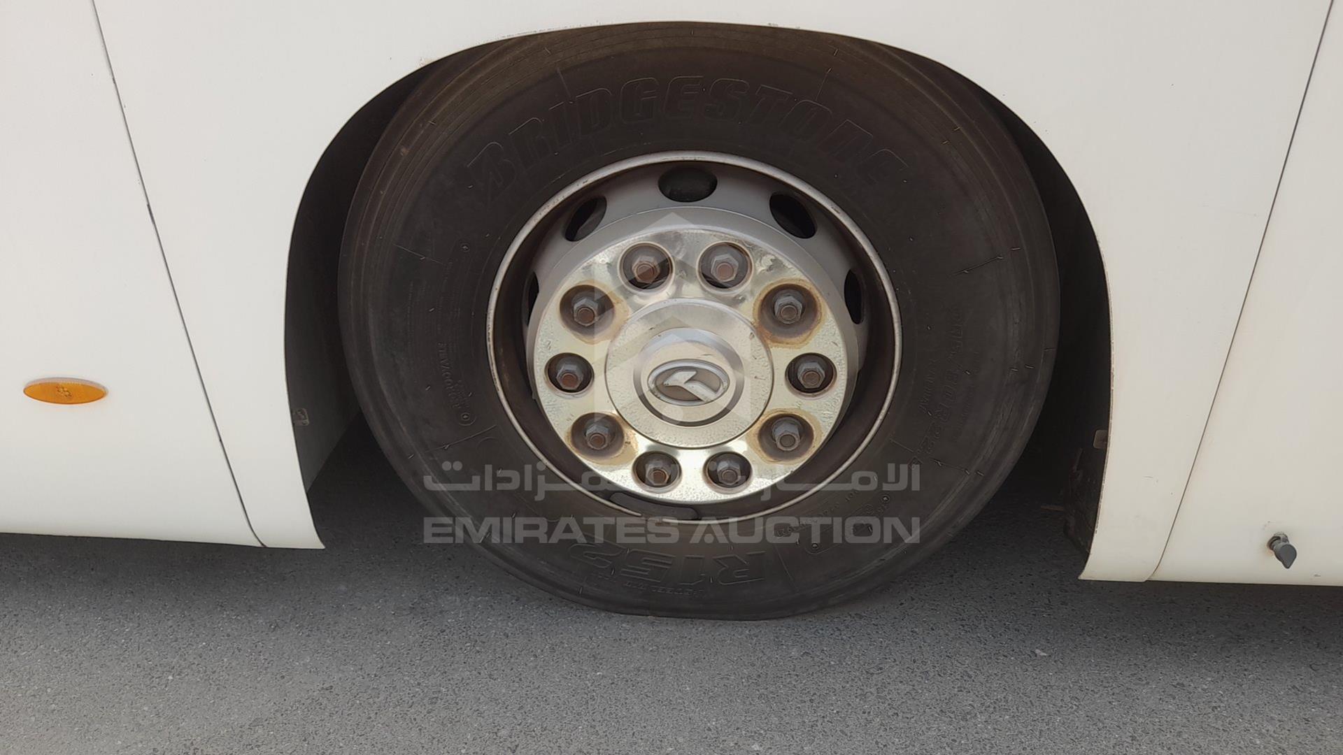 2015 KING LONG BUS VIN: LA6A1KBM6FB400225