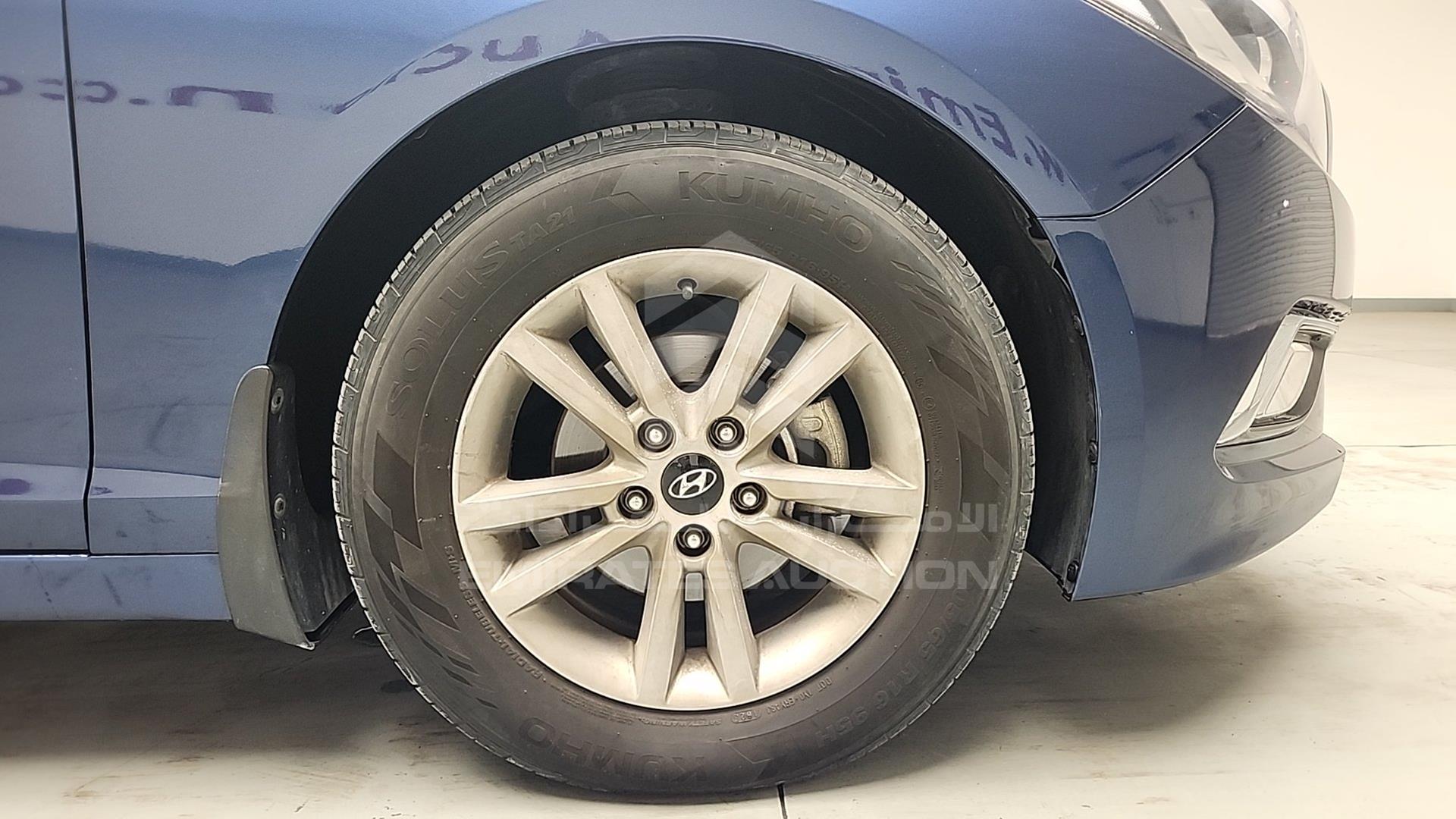 2016 HYUNDAI SONATA VIN: KMHE241G4GA109113