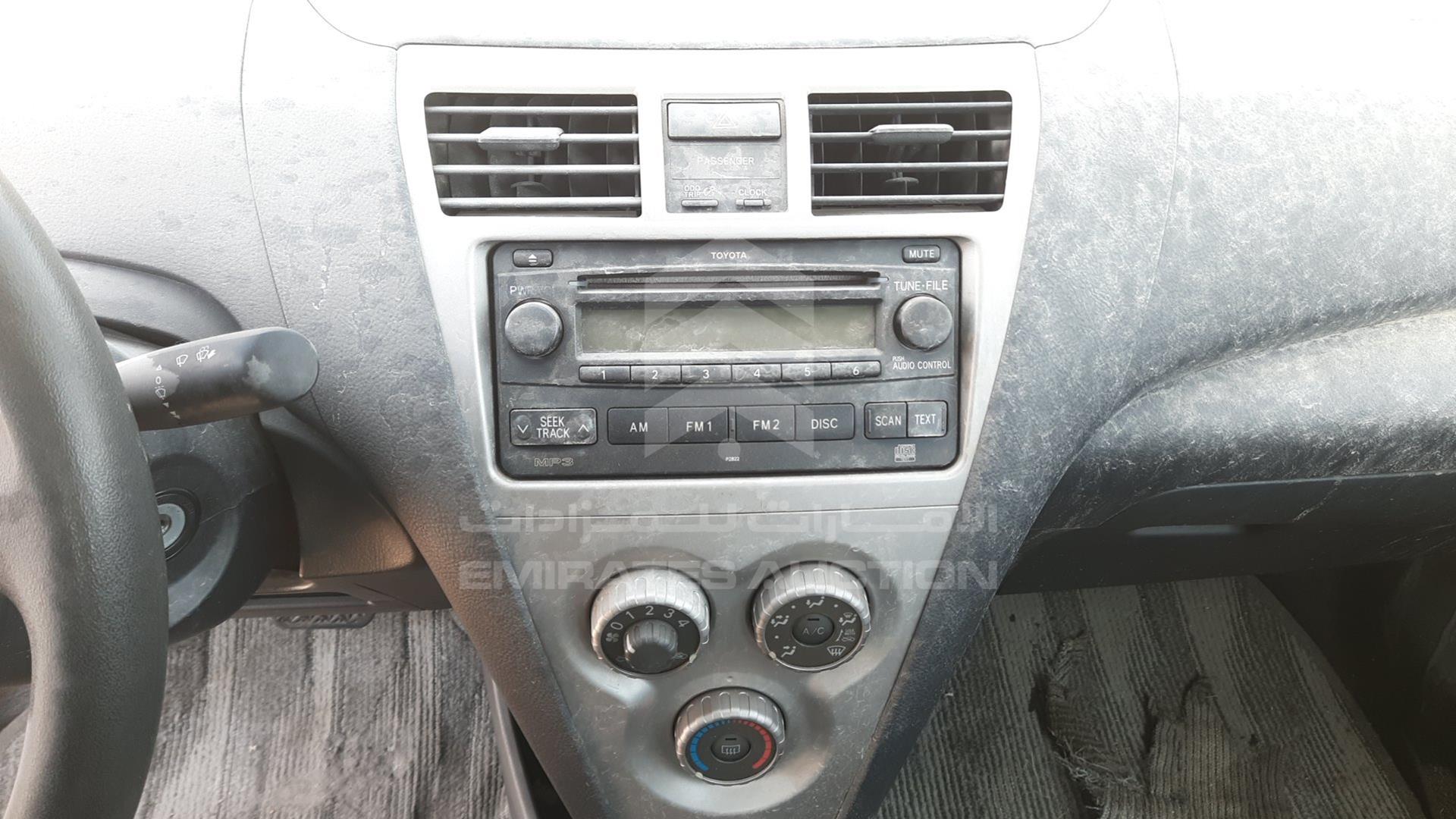 2011 TOYOTA YARIS VIN: JTDBW9239BL001992