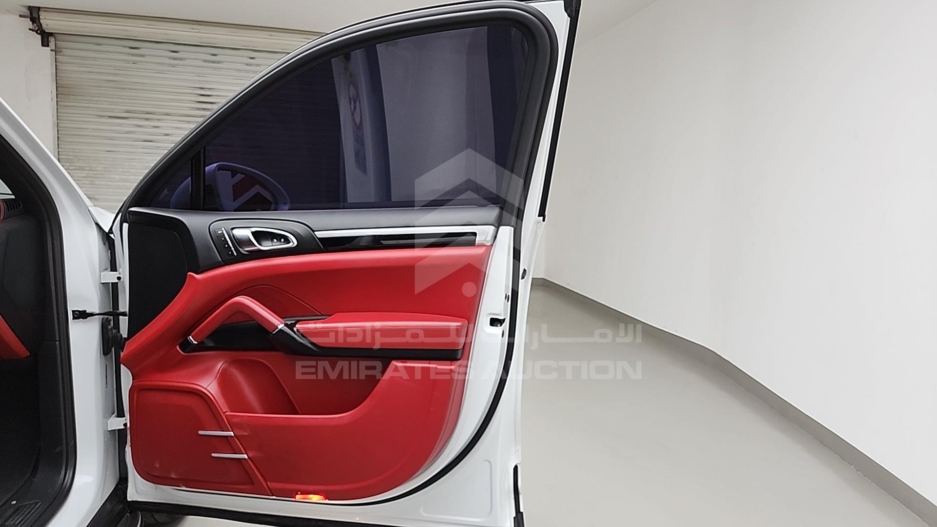 2016 PORSCHE CAYENNE VIN: WP1ZZZ92ZGLA03325