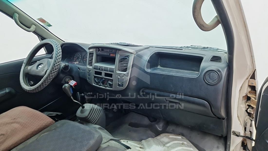 2010 Nissan Urvan — Front Right Passenger Dashboard View — Photo 18