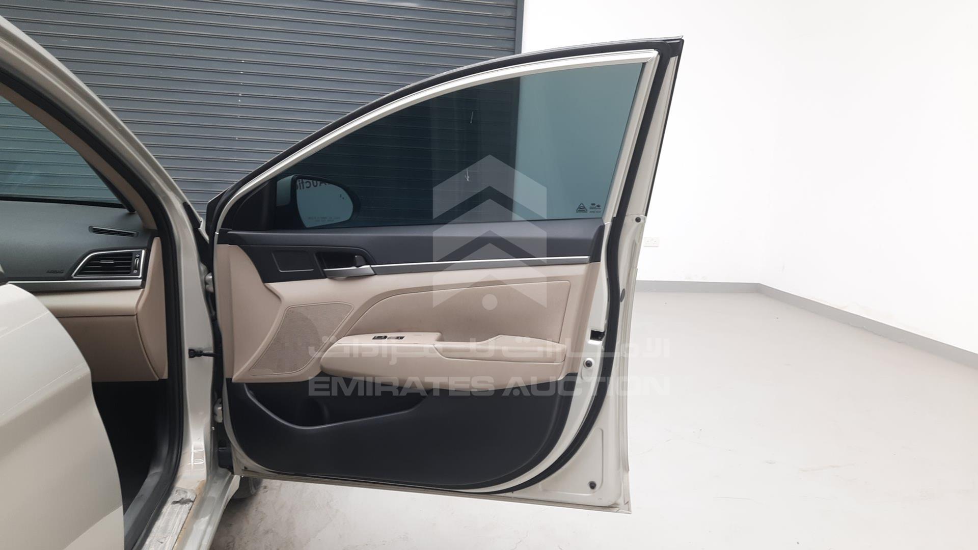 2018 HYUNDAI ELANTRA VIN: 5NPD84LF6JH235542