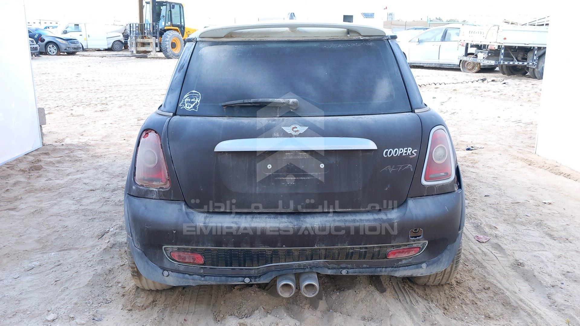 2010 MINI COOPER S VIN: WMWMF7109ATZ31732