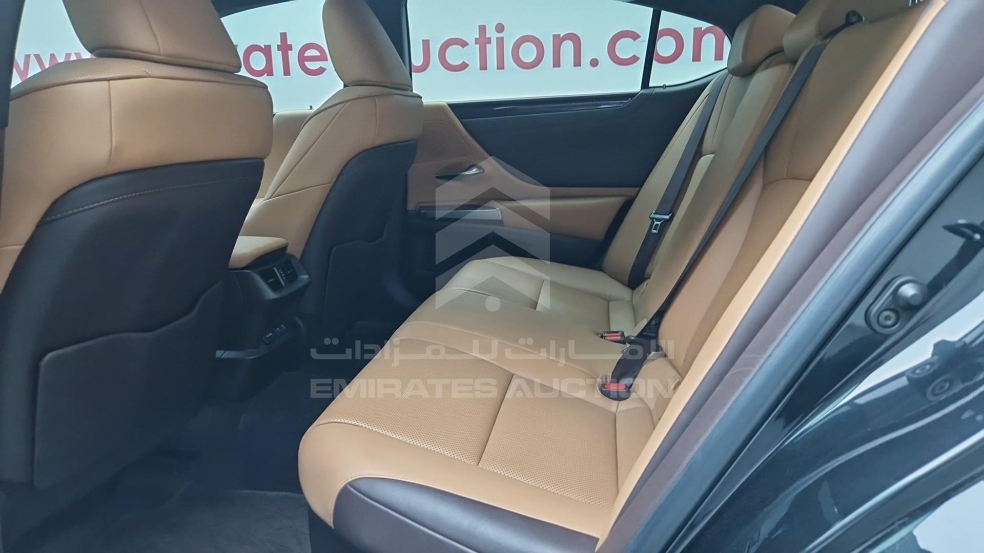 2021 LEXUS ES 300H VIN: JTHB21B15M2140116