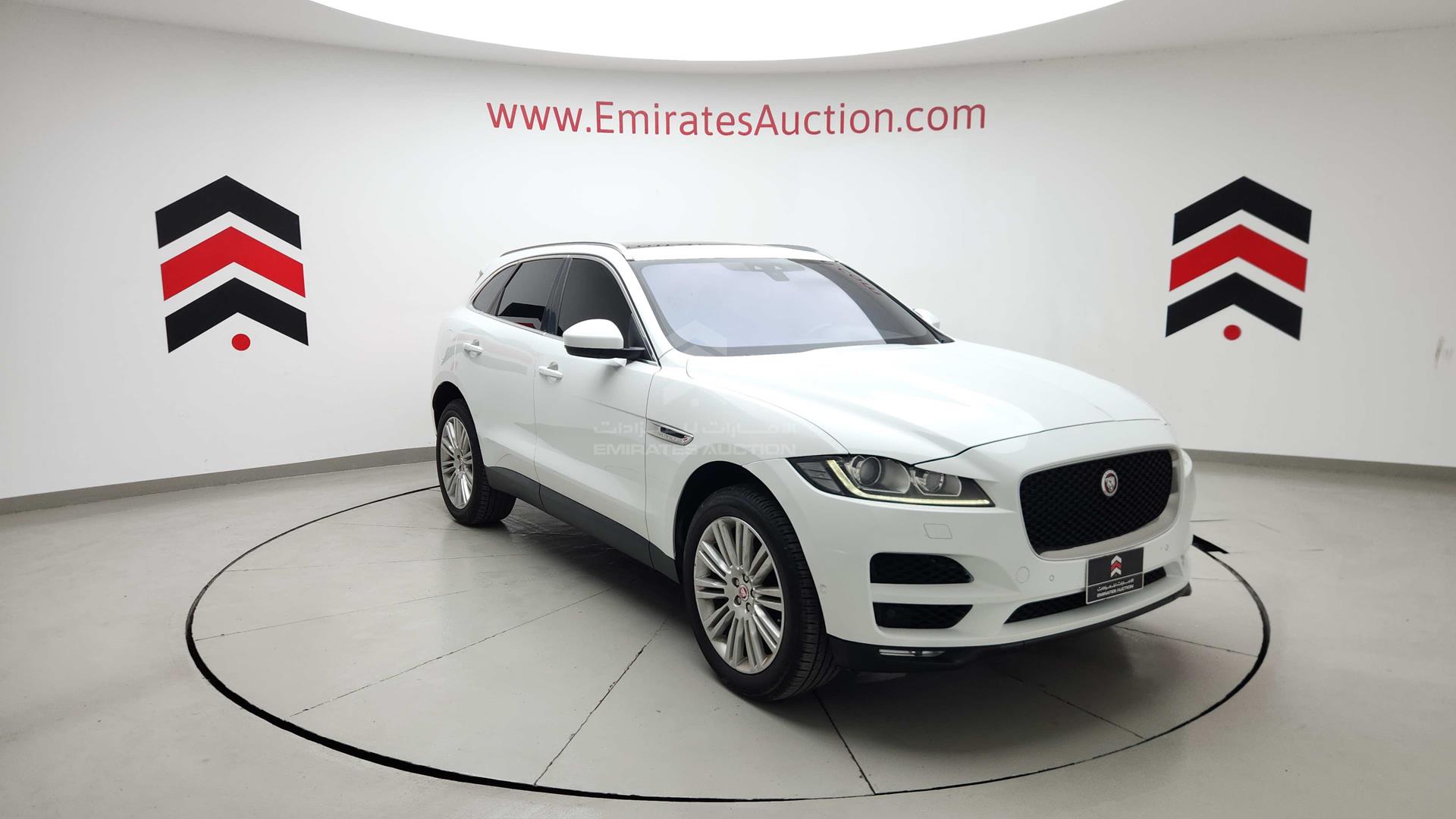 2017 JAGUAR F-PACE VIN: SADCA2BV7HA077179