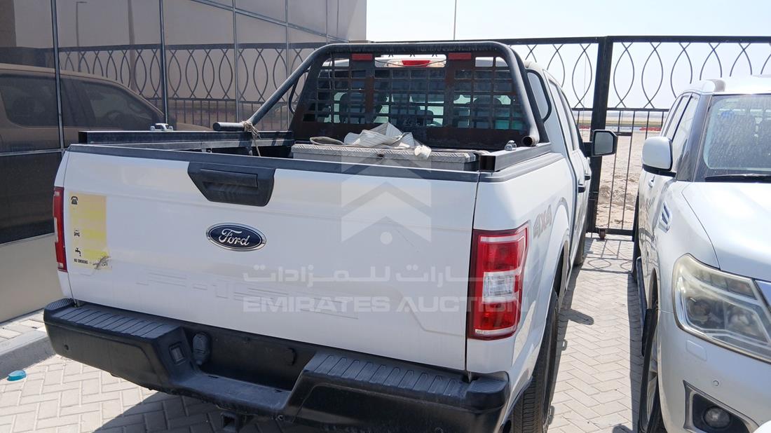 فورد اف 150 2019 — الزاوية الخلفية اليمنى — صورة 9