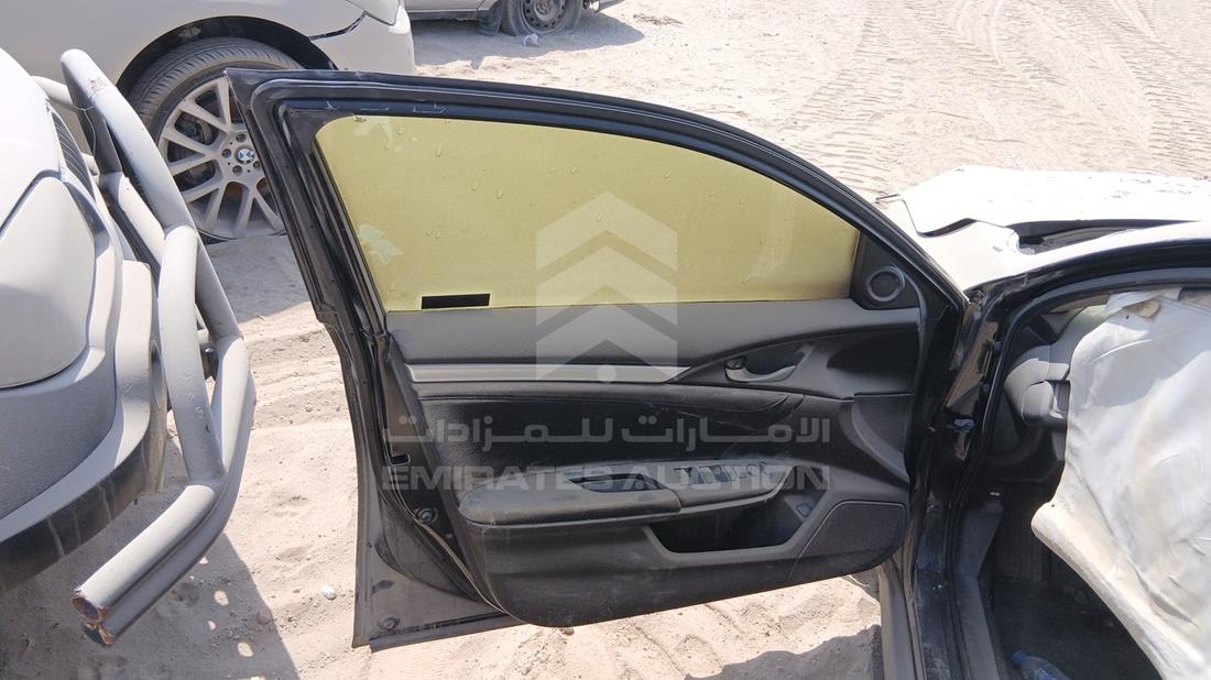 هوندا سيفيك 2018 — الباب الأمامي الأيسر — صورة 10