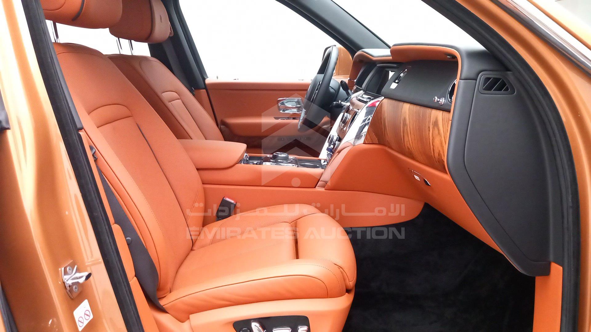 2019 ROLLS-ROYCE CULLINAN VIN: SCA689X09KU110187
