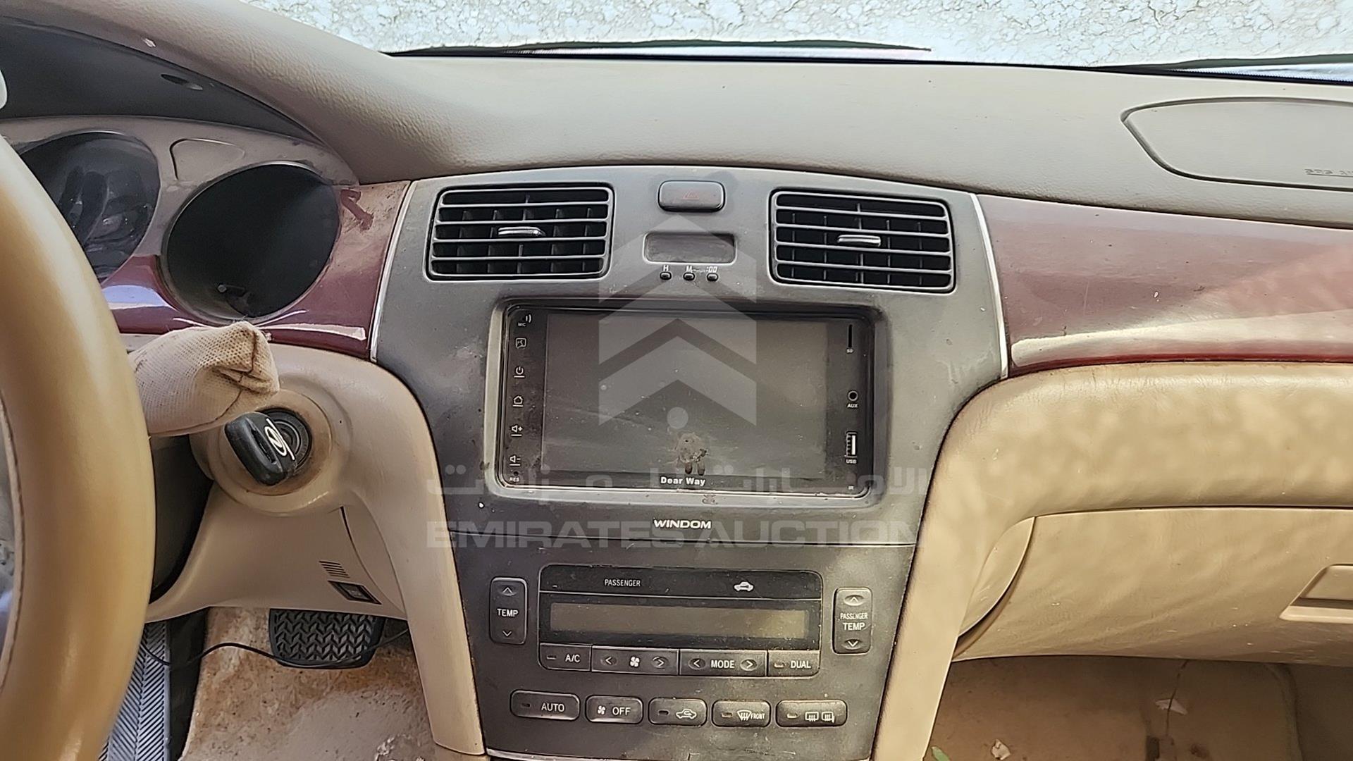 2002 LEXUS ES 300 VIN: JTHBF30G820060499