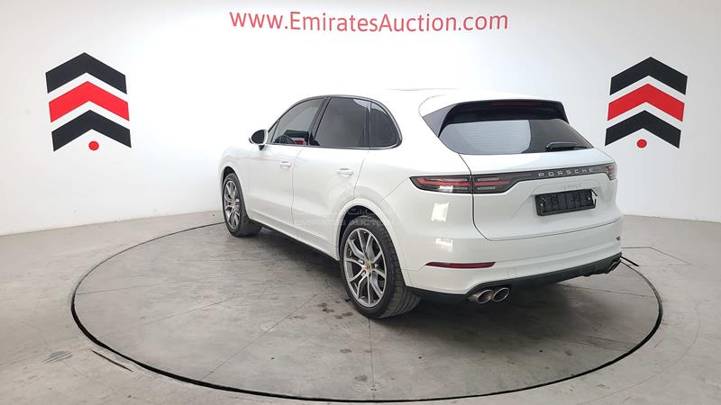 WP1AB2AYXKDA60232 2019 Porsche Cayenne S photo 4