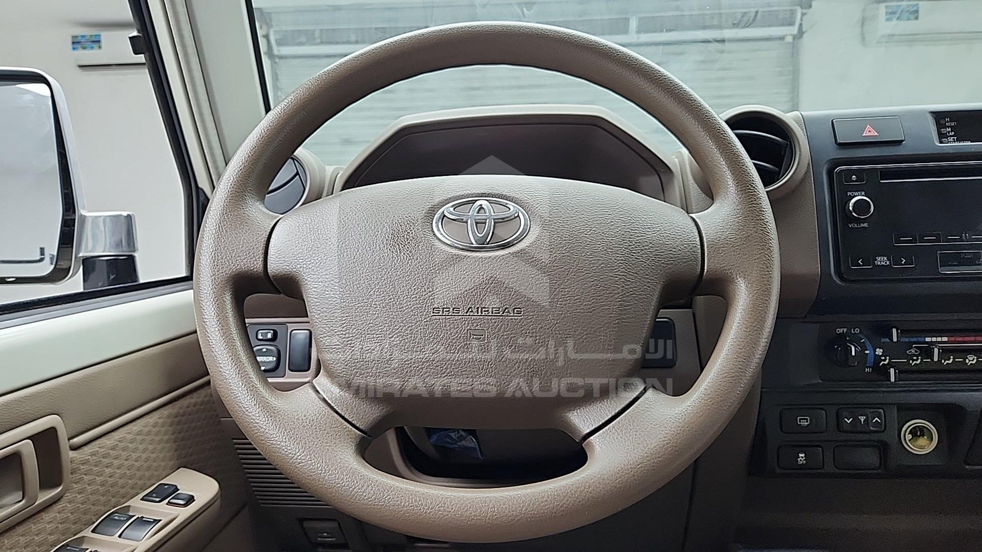2017 TOYOTA LC 76 VIN: JTEEU73J9H4200785
