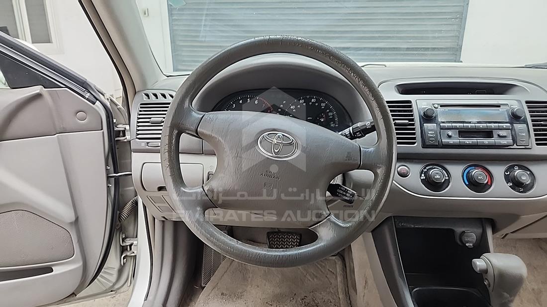 2004 Toyota Camry — Steering & Mounted Controls — Photo 14