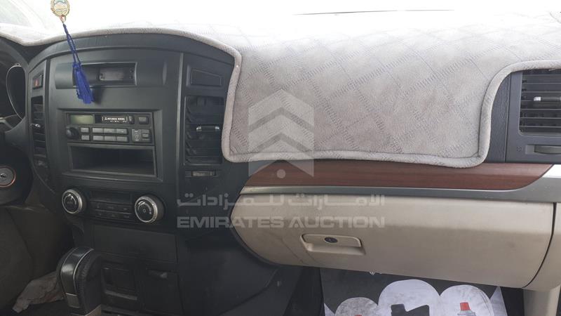 JMYLRV93W8J706001 Auction: EmiratesAuction Lot: 408570 JMYLRV93W8J706001 Mitsubishi Pajero 2008 BLACK Photo 23