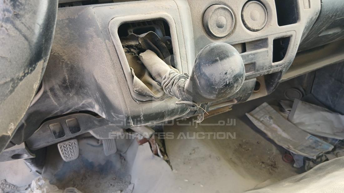 2007 Toyota Hiace — Gear View — Photo 17