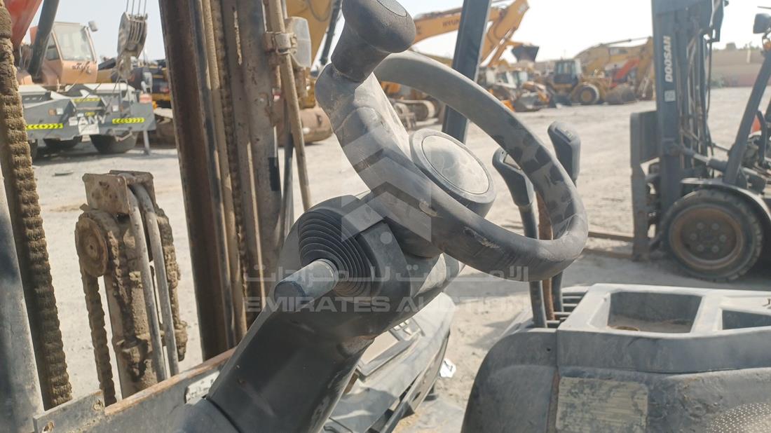 2016 Caterpillar — Front Left Driver Dashboard View — Photo 10