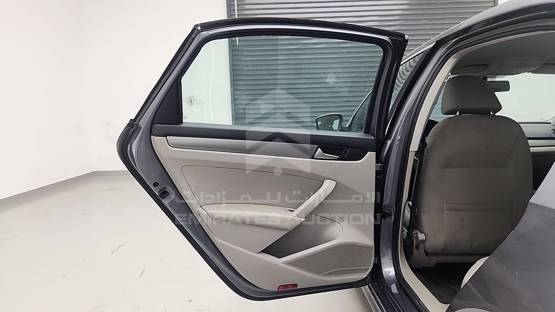 2015 VOLKSWAGEN PASSAT VIN: WVWBR7A3XFC061072