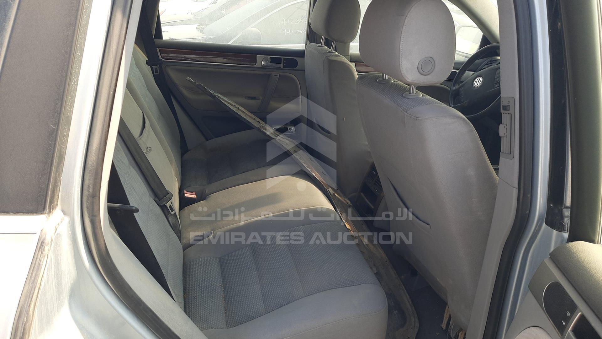 2005 VOLKSWAGEN TOUAREG VIN: WVGHRP7L25D033952