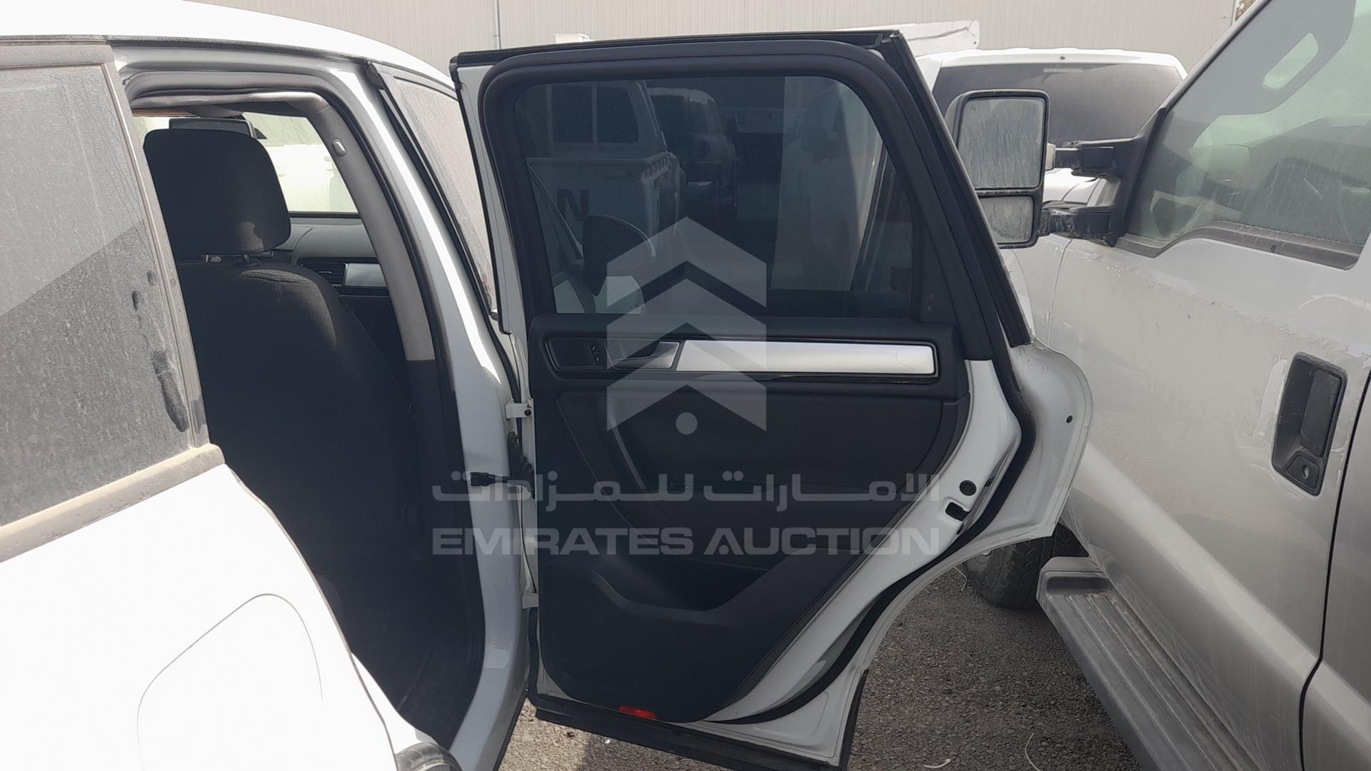 2013 VOLKSWAGEN TOUAREG VIN: WVGBC2BP5DD000334