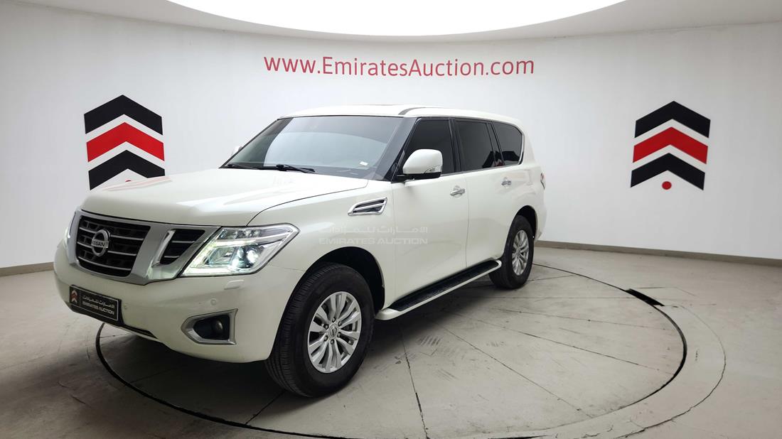 2015 Nissan Patrol — Front Left Angle — Photo 8