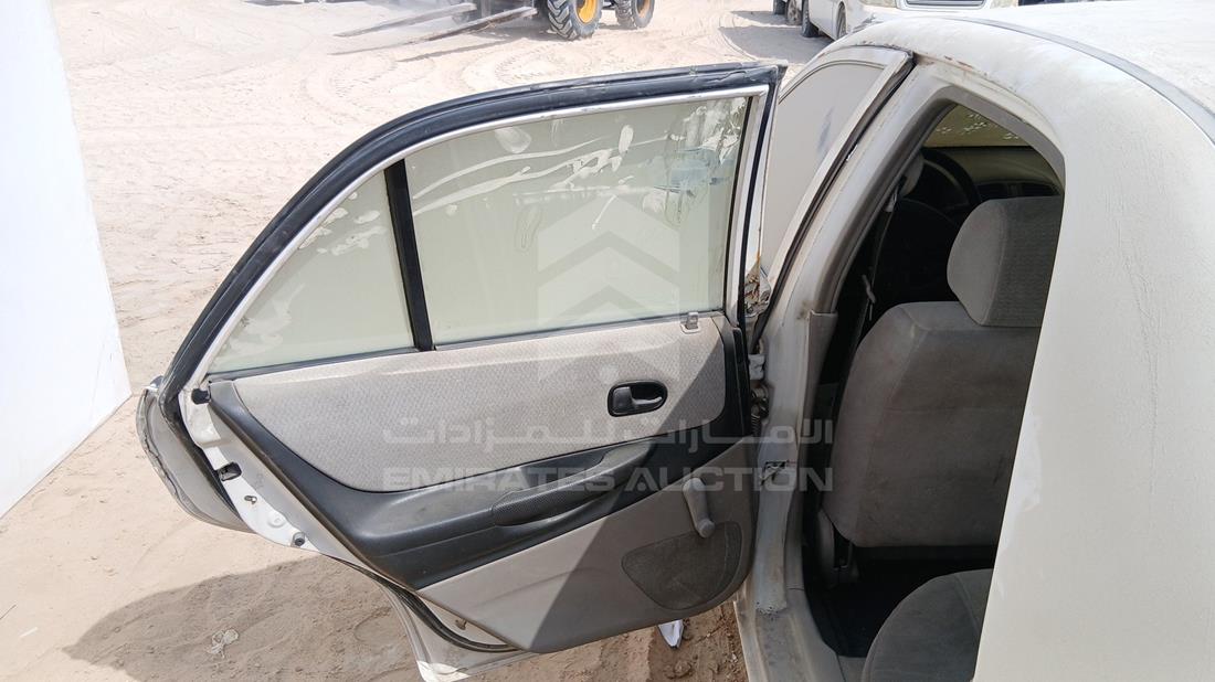 مازدا 323 2003 — الباب الخلفي الأيسر — صورة 16