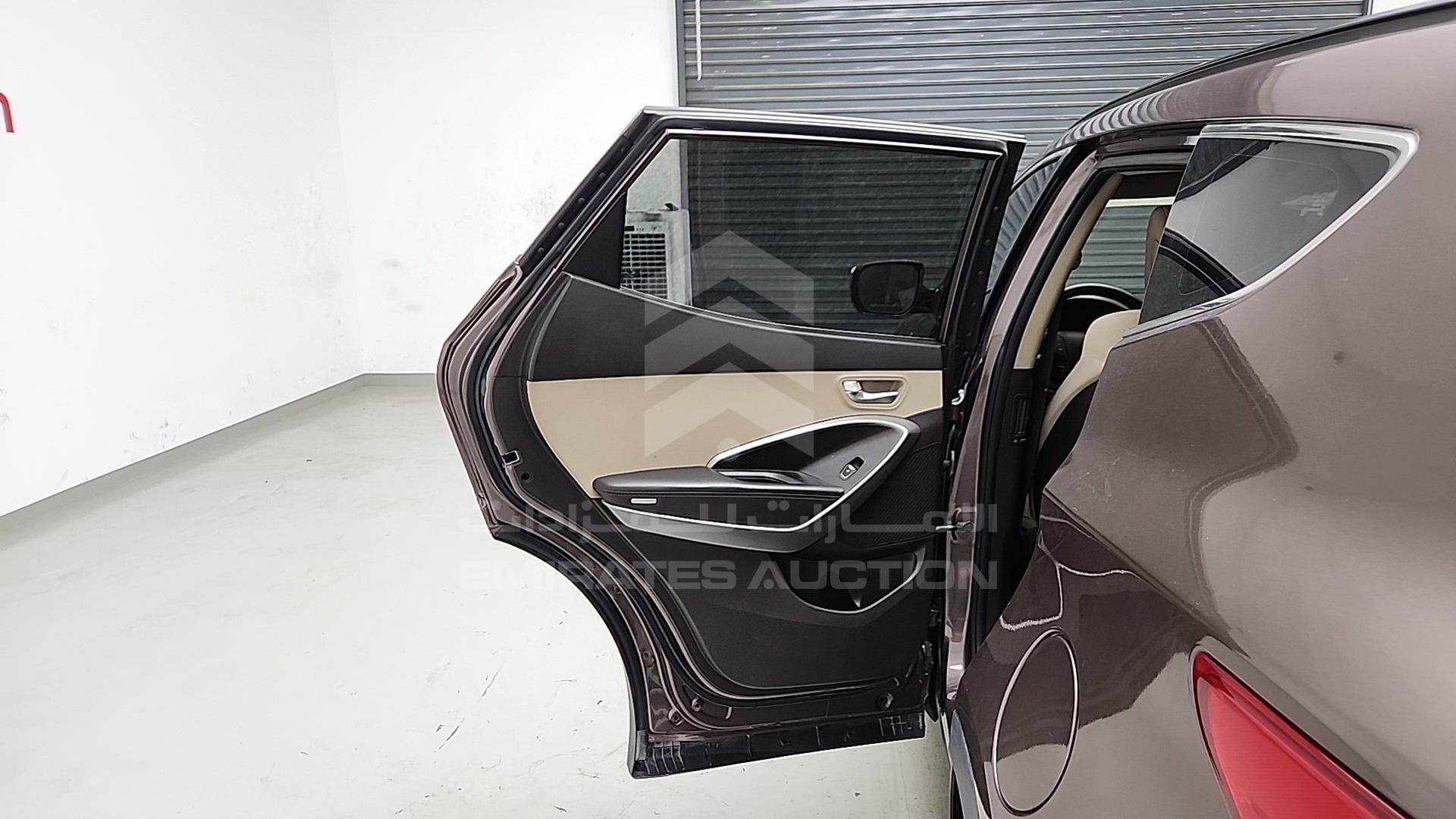2014 HYUNDAI SANTA FE VIN: KMHST81CXEU154024