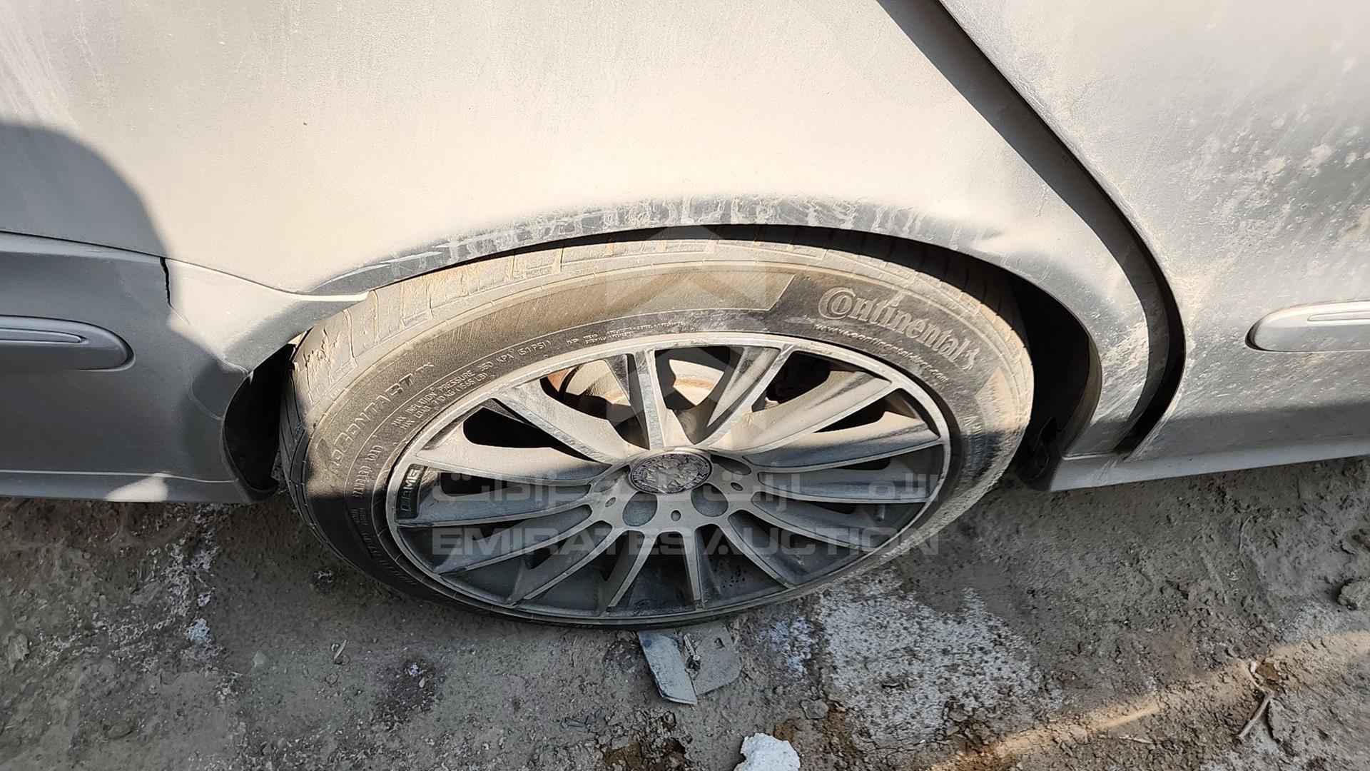 0 MERCEDES E 500 VIN: WDB2110701A038875