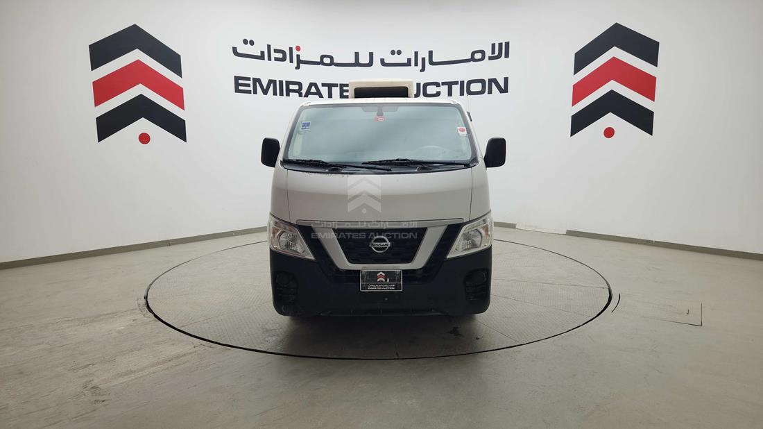 نيسان أورفان 2020 — عرض بزاوية 360 درجة