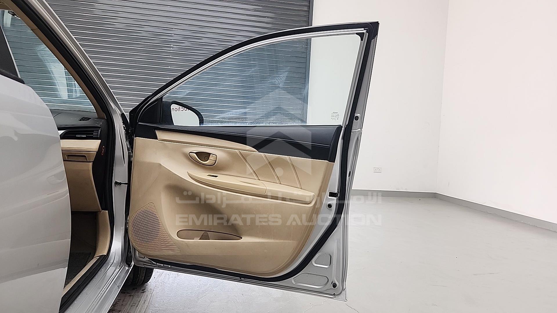 2015 TOYOTA YARIS VIN: MHFBT9F37F6037305