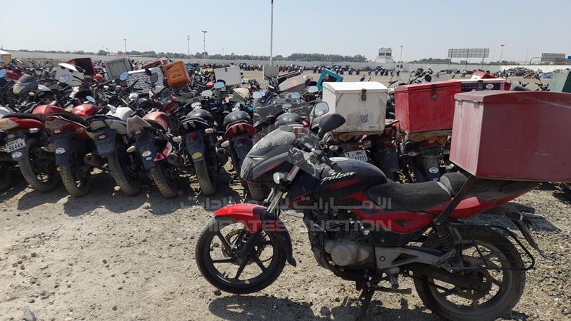 MD2A12DZ9FCG62914 Auction: EmiratesAuction Lot: 406804 MD2A12DZ9FCG62914 Bajaj 180 CC 2016 RED Photo 5