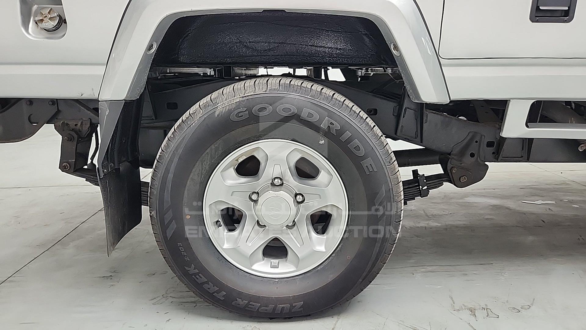 2009 TOYOTA LAND CRUISER VIN: JTFLJ71J198018409