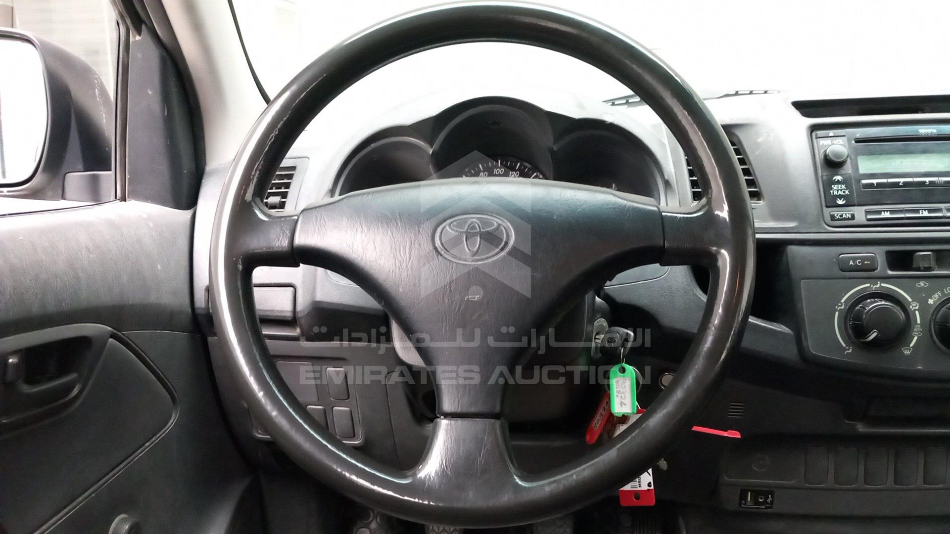 2013 TOYOTA HILUX VIN: MR0FX22G6D1360368