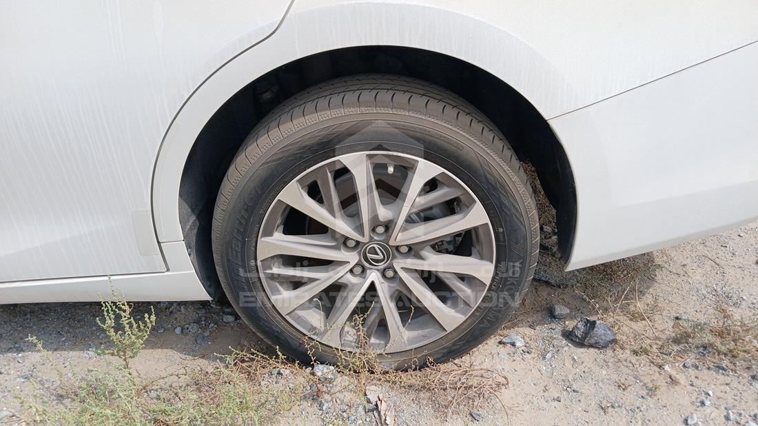 2023 Lexus ES 300 H Premier — Rear Left Tyre — Photo 31