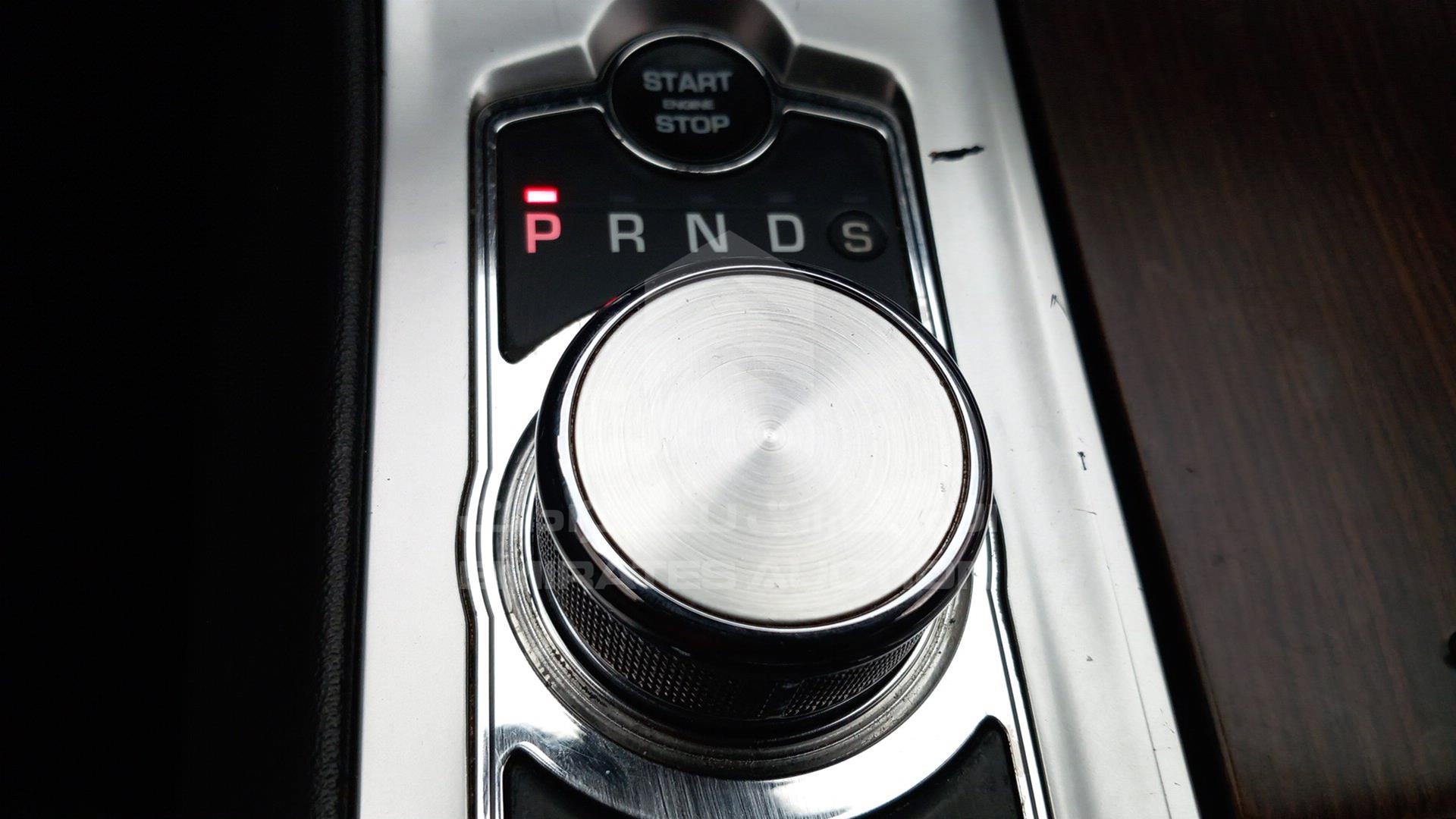 2015 JAGUAR XF VIN: SAJAA05NXFPU68552