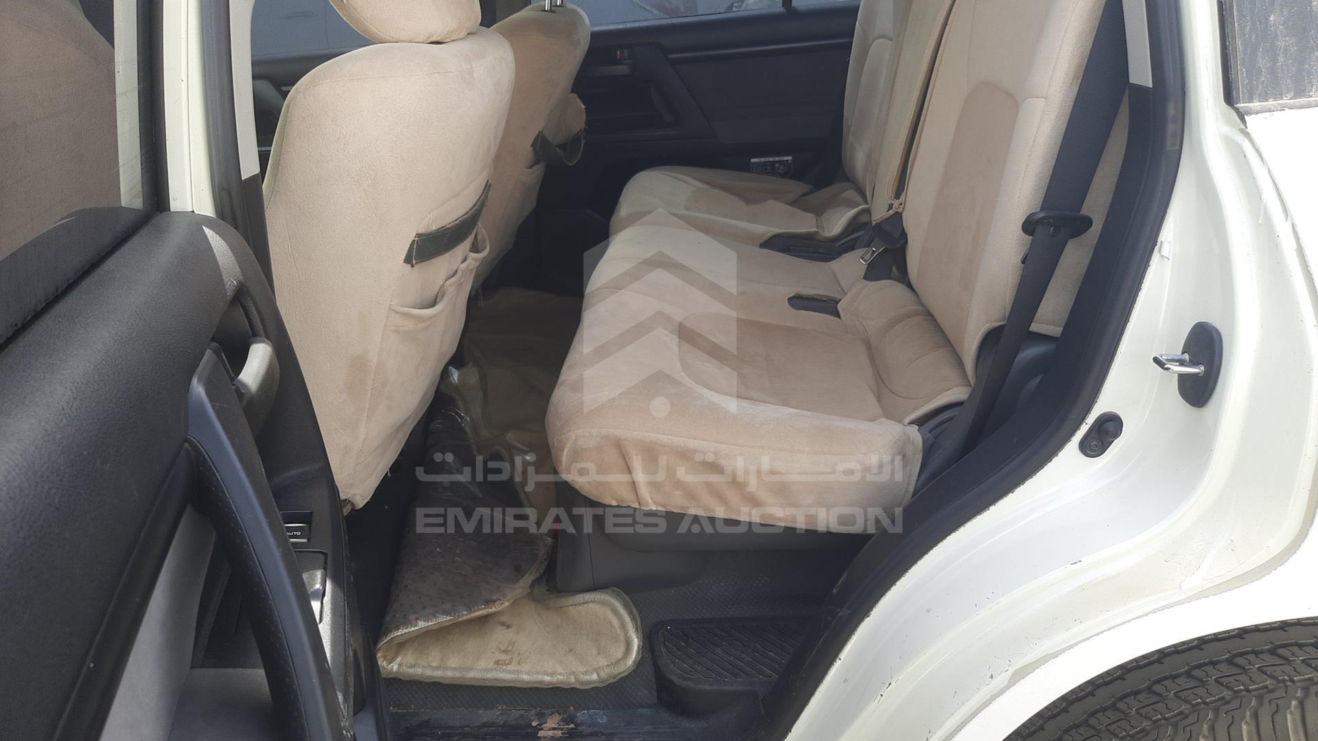 2011 TOYOTA LAND CRUISER VIN: JTMDU09J4B4032012
