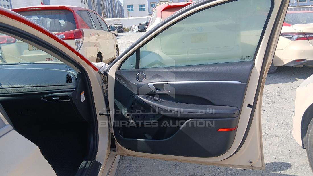 2021 Hyundai Sonata Hybrid — Front Right Door — Photo 25