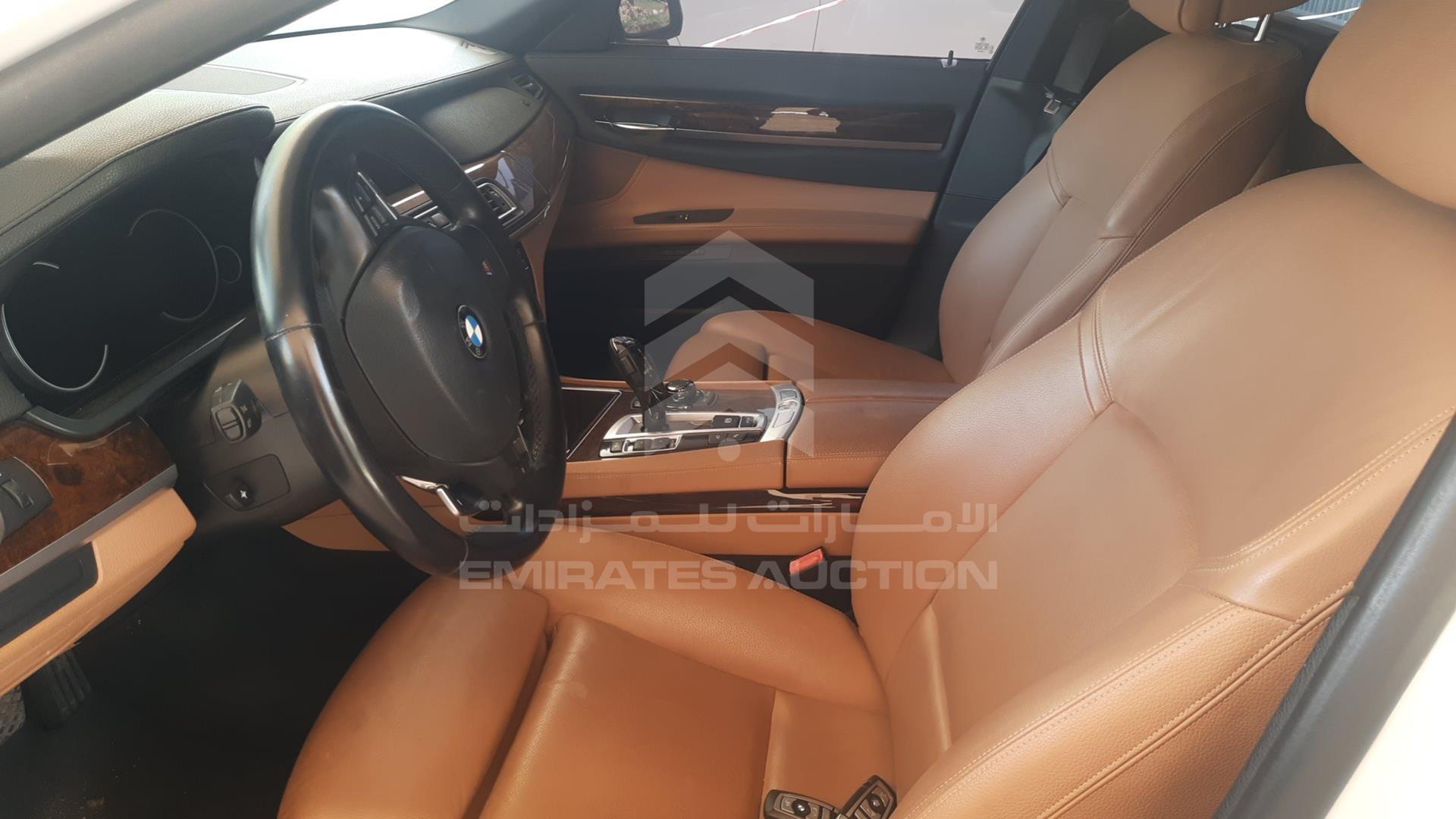 0 BMW --- VIN: WBAYE2108DDZ42176