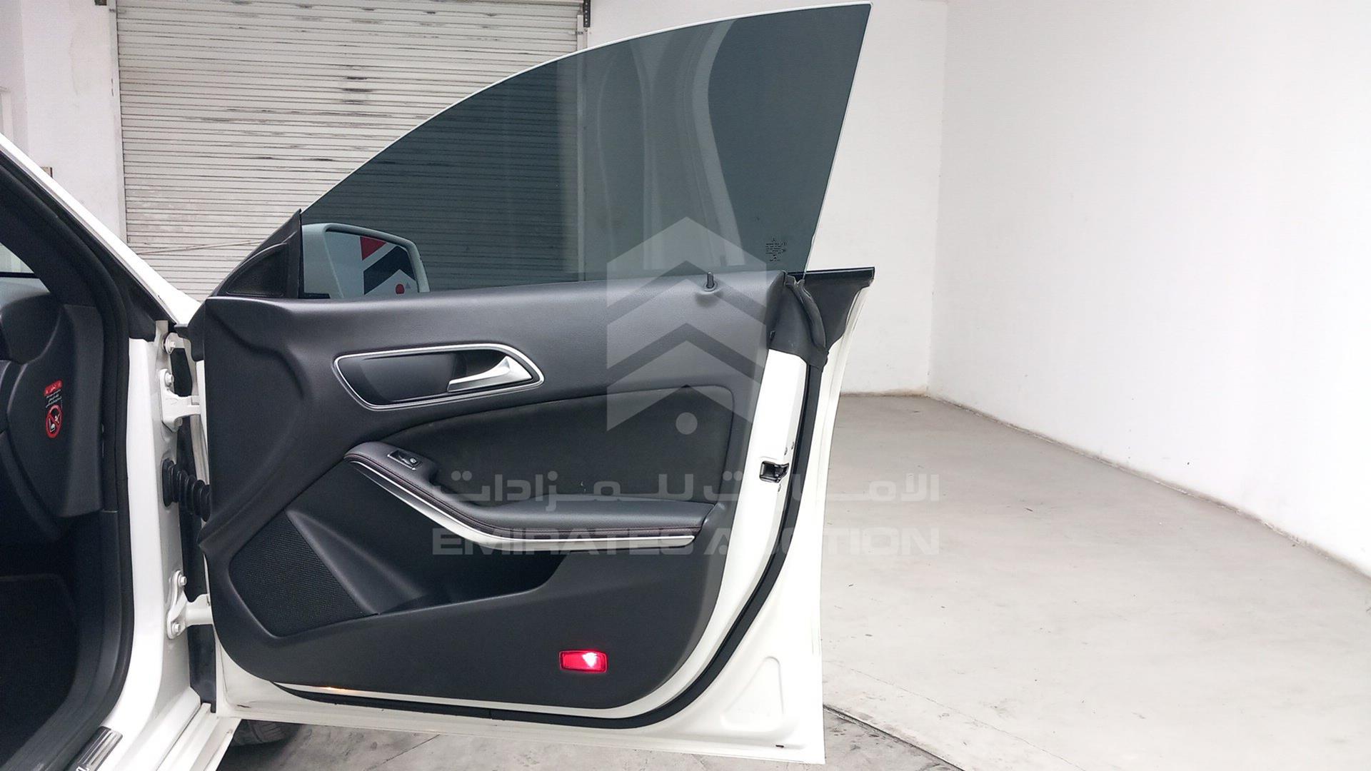 2018 MERCEDES CLA 250 VIN: WDDSJ4GB5JN562281