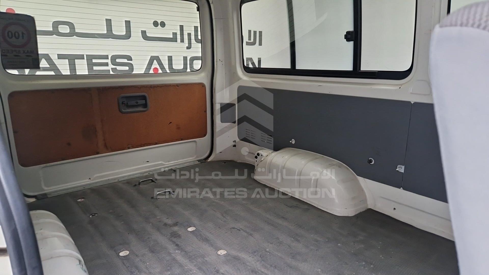 2008 TOYOTA HIACE VIN: JTGJX02PX83001664