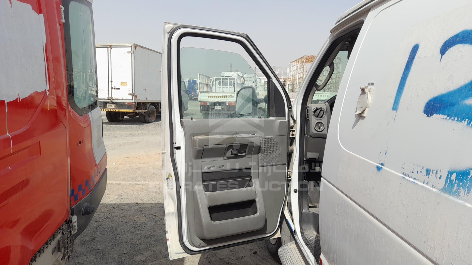 2013 FORD E 350 VIN: 1FDSS3EL9DDB13978